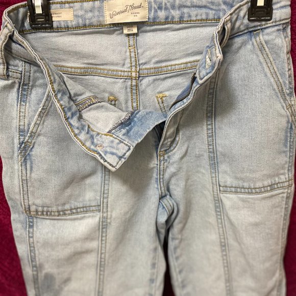 Universal Thread - Picture 3 of 3